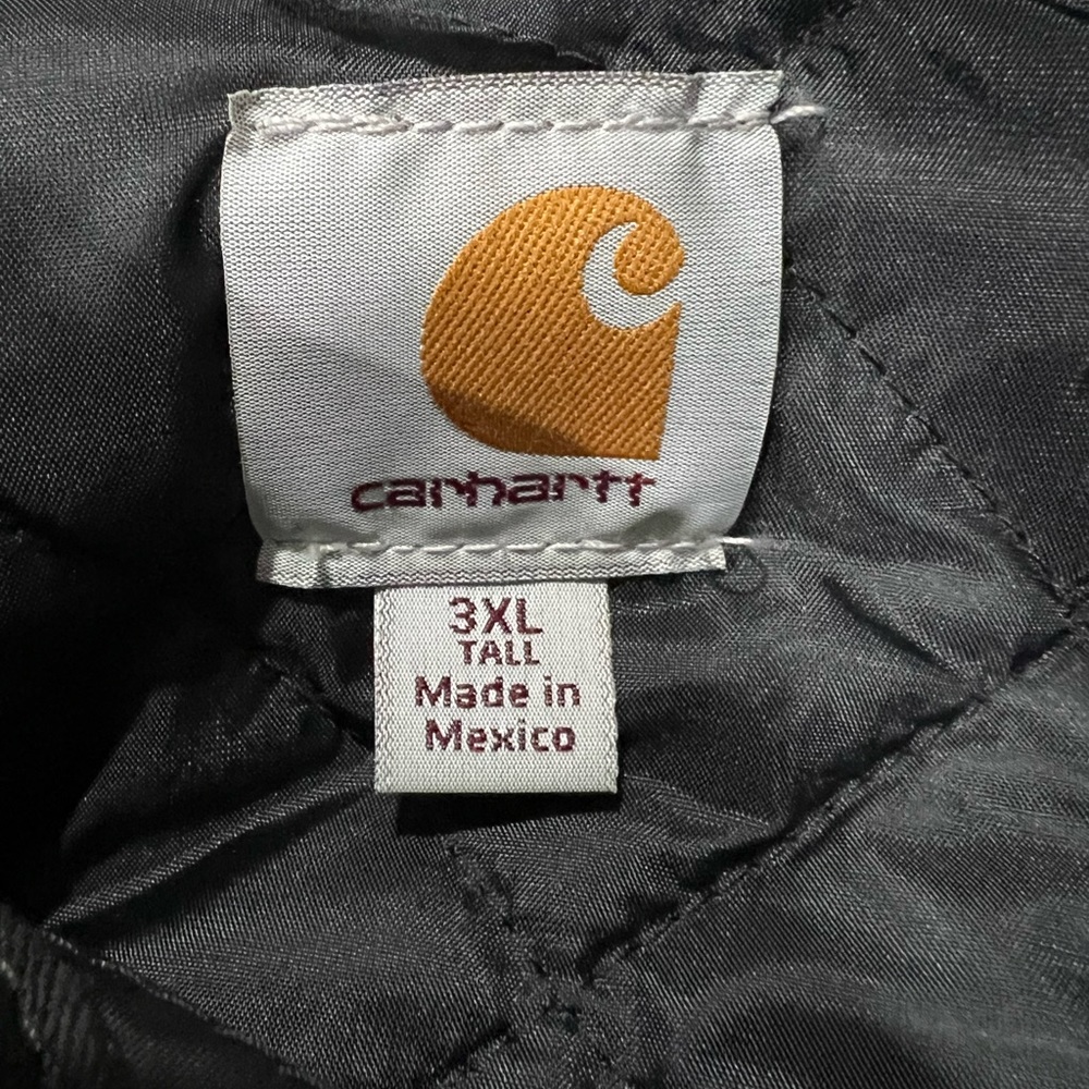 Carhartt 3XL heavy winter jacket, very well insulated worn less that 3 times